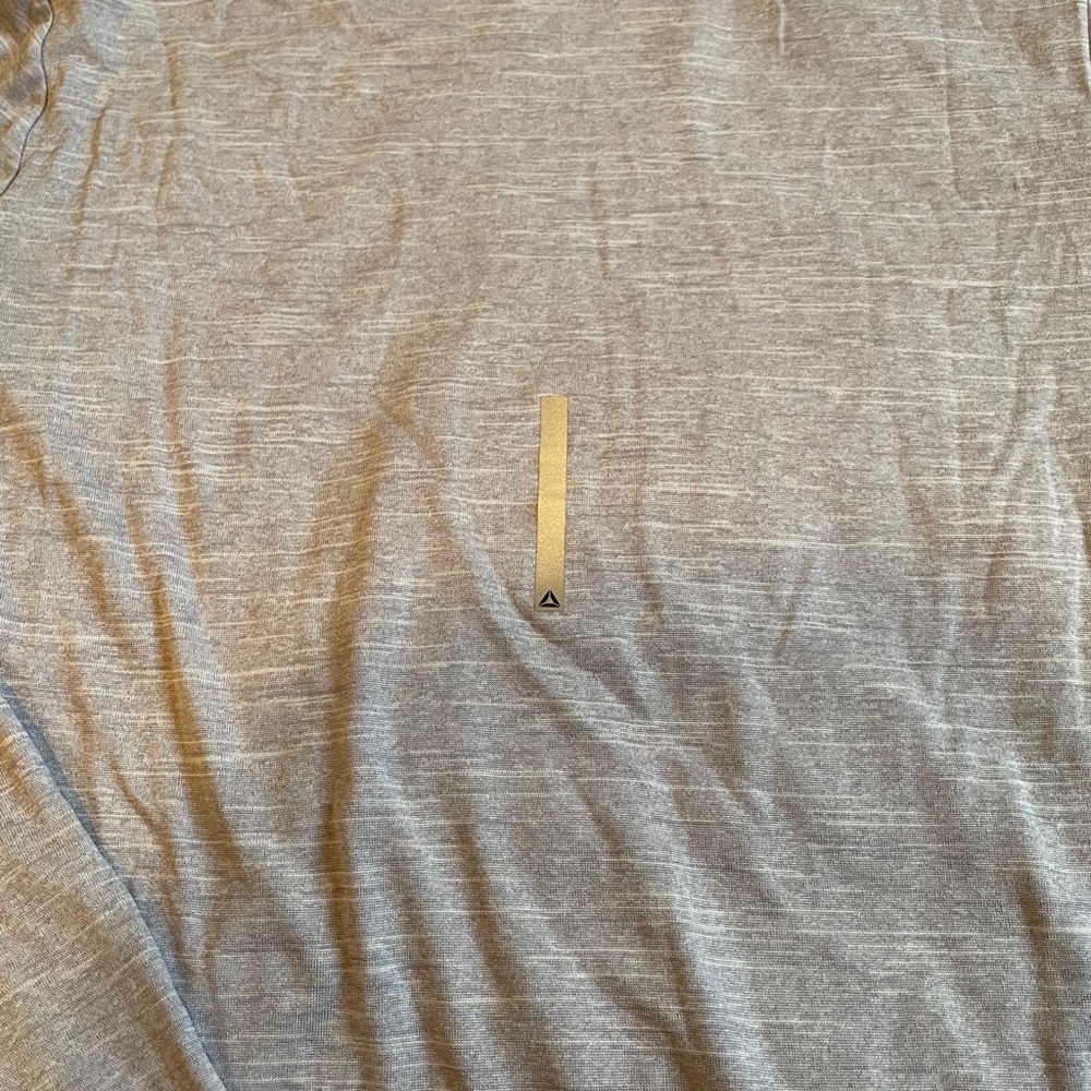 Reebok Running Pullover - Picture 3 of 7